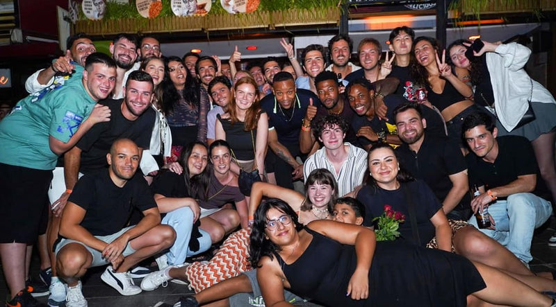 Istanbul Party Pub Crawl with Party Bus in Sultanahmet and Taksim