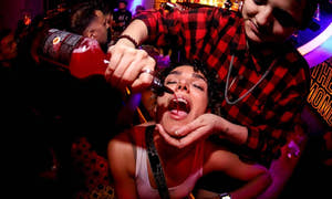 Istanbul Party Pub Crawl with Party Bus in Sultanahmet and Taksim