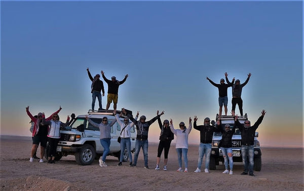 Hurghada 4x4 Jeep ørkensafari med beduinlandsby, grill og show