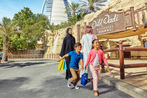 Familie i Wild Wadi Waterpark