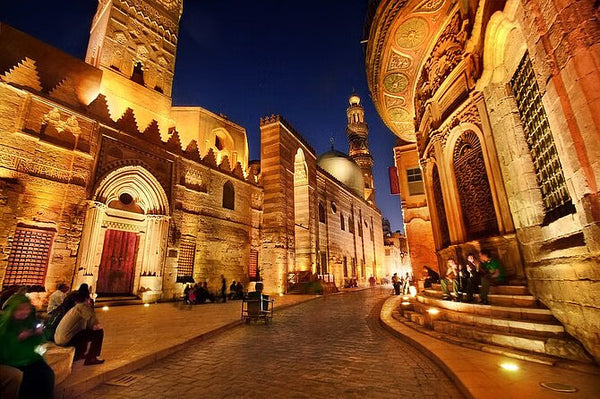 Cairo Full-Day Tour Pyramids, Sphinx, Museum & Khan El Khalili
