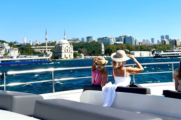 Istanbul: Bosphorus & Black Sea Sightseeing Cruise