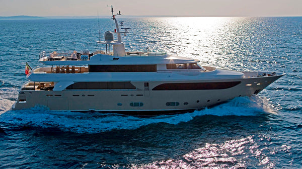 Xclusive Superyacht mit Live-Cooking-Station & Premium-Getränken