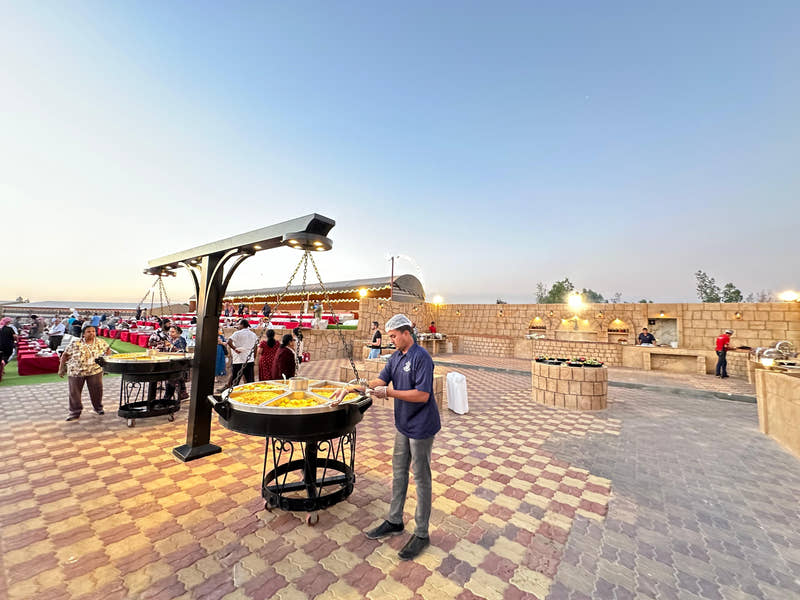 Dubai Royal Desert Safari – Wüstensafari inklusive Dünenfahrt (Dune Bashing)