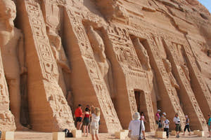 Aswan: Tagesausflug zum Tempel von Abu Simbel mit Hotelabholung
