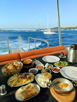 Istanbul: Bosphorus Yacht Cruise with Turkish Breakfast - photo 4