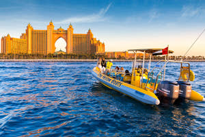 Yellow Boat tour in Dubai, with the iconic Atlantis