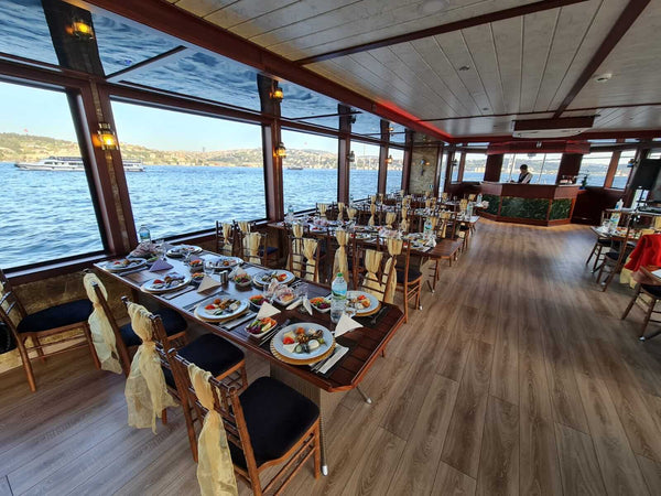 Istanbul: Bosphorus & Black Sea Sightseeing Cruise