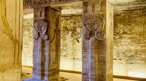 Luxor til Abu Simbel‑tur med aflevering i Aswan – to templer inkluderet