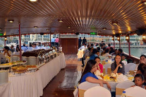 People having dinner in Dhow Cruise