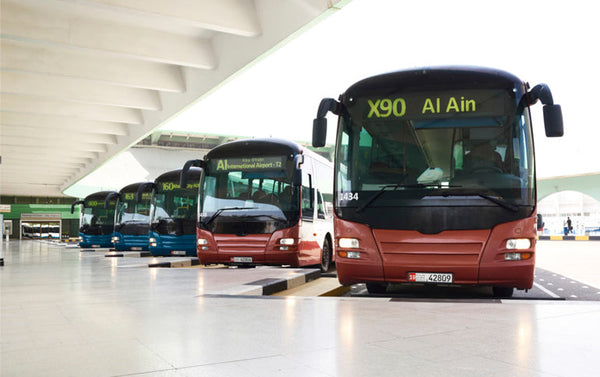 Hvordan bruger man offentlig transport i Abu Dhabi?