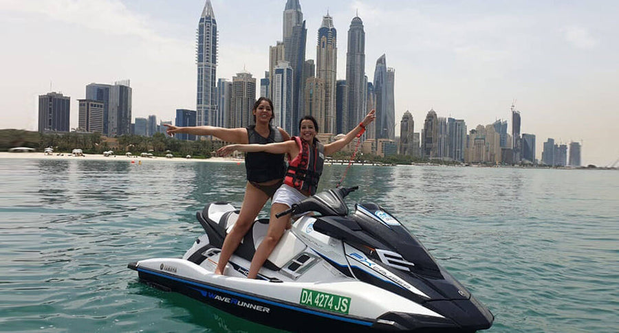 Jet Ski Dubai Marina: Nervenkitzel auf dem Wasser, Preise & Sicherheitstipps