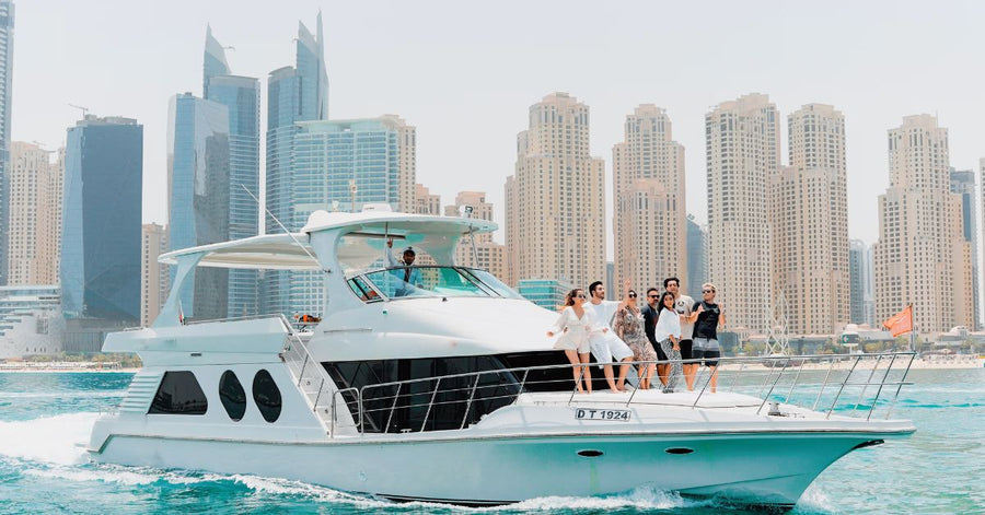 So buchst du eine Dubai Marina Yacht-Tour mit Krypto