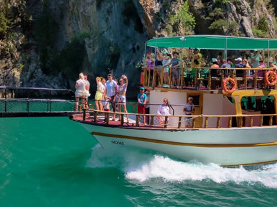 Green Canyon Lake Trip: A Relaxing Nature Tour