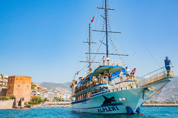 Why Alanya’s Bay Boat Tours Are the Best Way to Explore the Coast