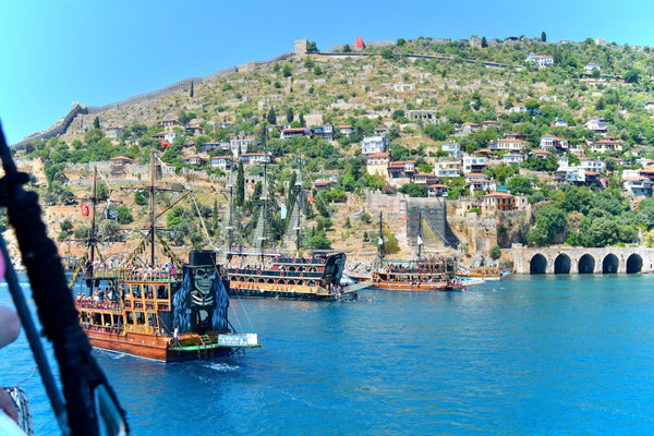 Hvad er Antalya kendt for?
