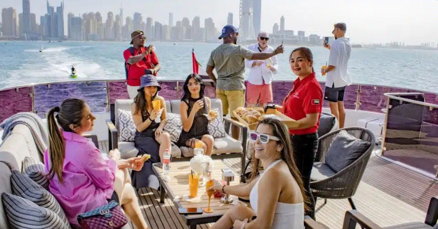 Private oder geteilte Yacht-Touren in Dubai: Welche Option passt zu Ihrem Budget?