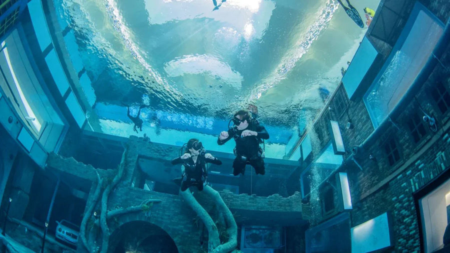 Deep Dive Dubai Ratgeber: Anreise, Ticketbuchung, beste Besuchszeit