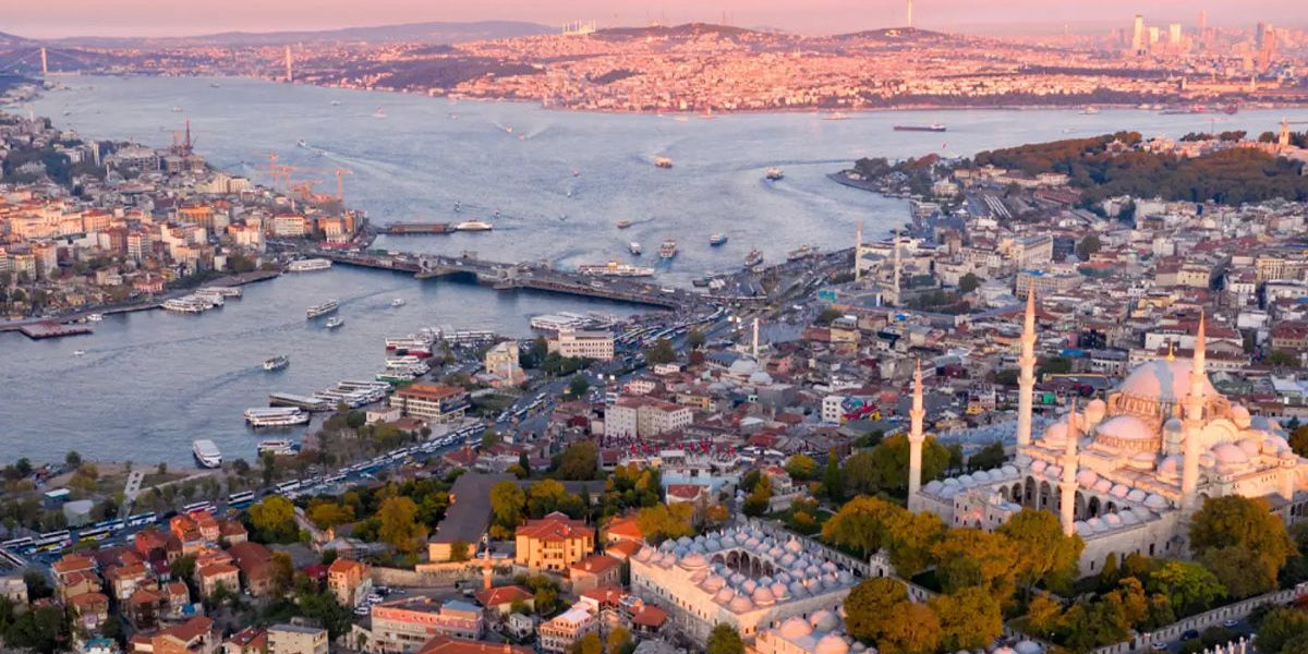 Istanbul in December: Weather, What to Pack & Best Things to Do