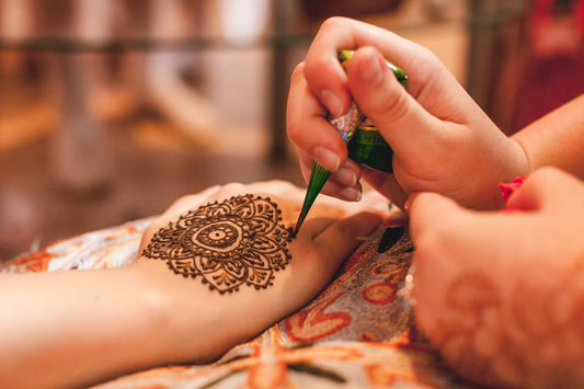 Henna Art: A Must-Try Experience in Dubai's Desert Safaris