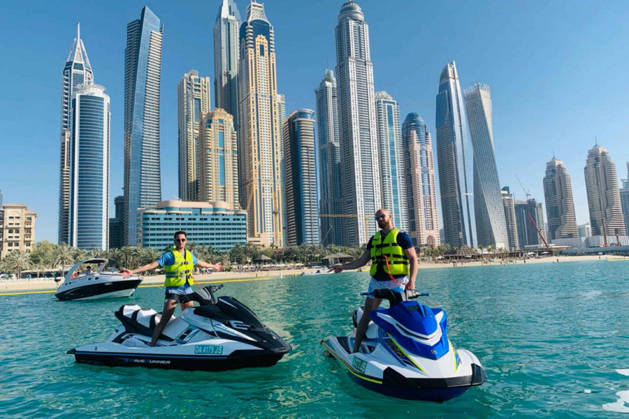 Günstigster Jetski-Verleih in Dubai: Was enthalten ist und worauf Sie achten sollten