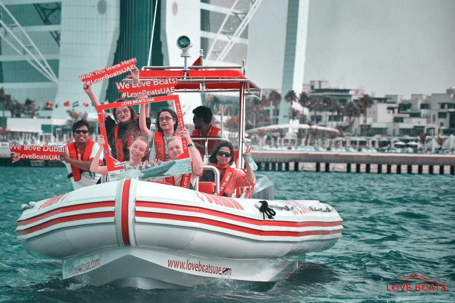 Alles, was Sie über die Dubai Love Boat Tour wissen müssen