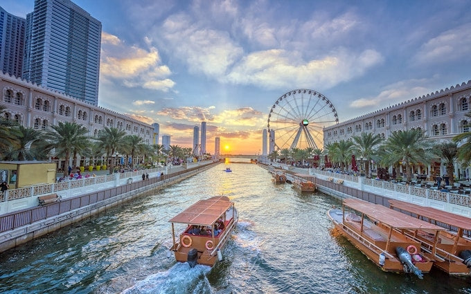 Erleben Sie den Charme von Sharjah bei einer Tour ab Dubai