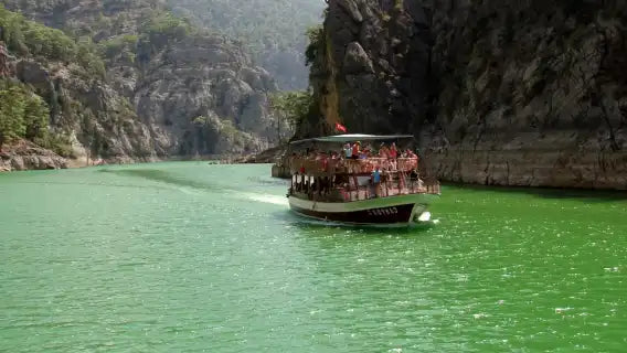Green Canyon Boat Tour