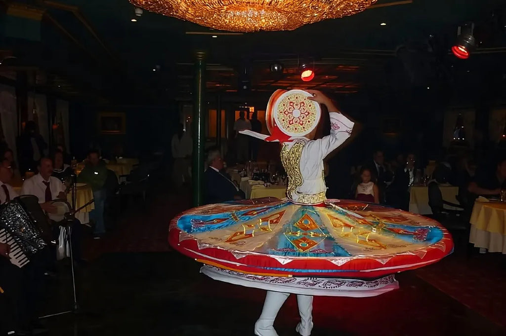 Cairo Dinner Cruise on the Nile River with Entertainment