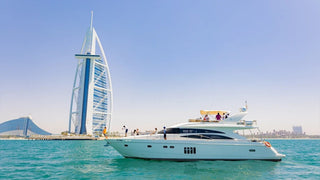 Dubai Burj Al Arab ile su üzerinde yat gezisi