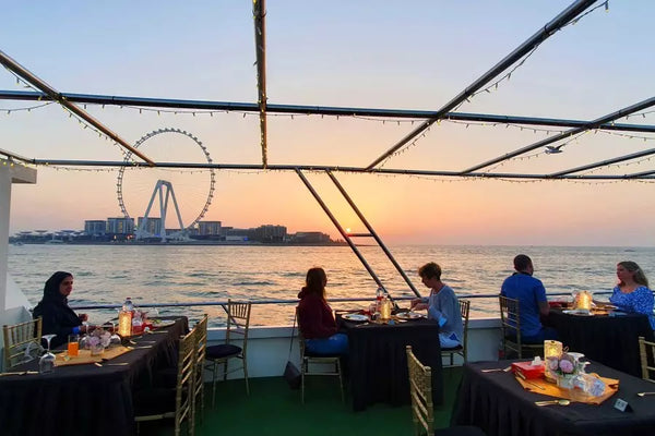 Sonnenuntergangs-Kreuzfahrt in der Dubai Marina
