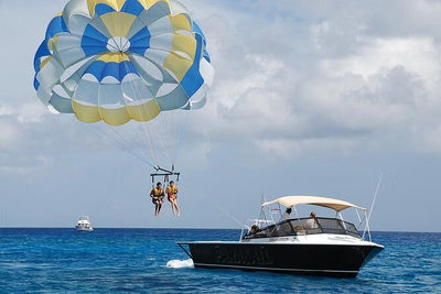 Hurghada Parasailing with Boat Ride
