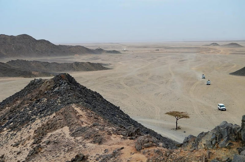Сафари по пустыне на джипах 4x4 в Хургаде с посещением деревни бедуинов, барбекю и шоу