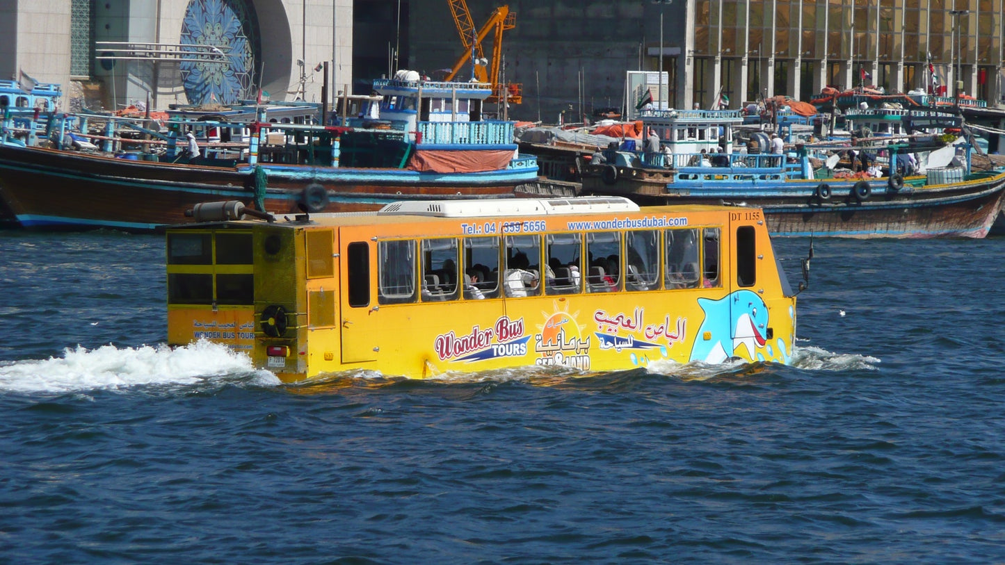 Дубайские чудо-автобусы: морские и наземные приключенческие туры