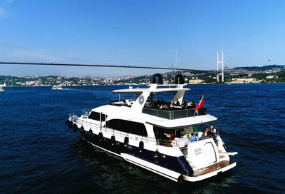 Istanbul: Bosphorus & Black Sea Sightseeing Cruise with Lunch
