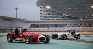 Drag-racerbiler på Yas Marina Circuit