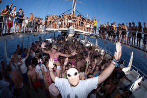 Экскурсия на лодке Side Party - Tripventura