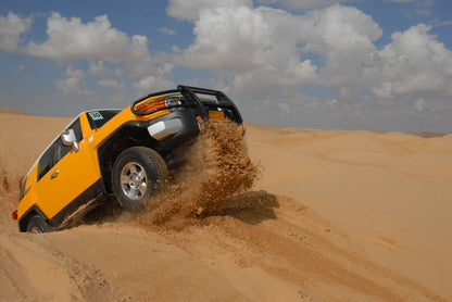 Land Rover Defender'da Deveye Binme, 6 Çeşitli Akşam Yemeği, Nargile ve Eğlence ile Dubai Platin Çöl Safarisi