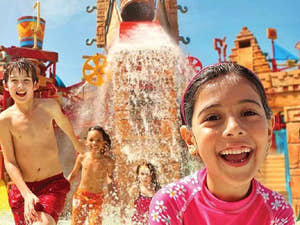 Børn, der leger i Atlantis Aquaventure Waterpark