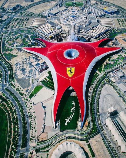 Частный автомобиль с входом в Ferrari World и SeaWorld Abu Dhabi из Дубая