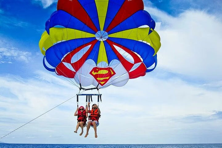 Hurghada Parasailing with Boat Ride