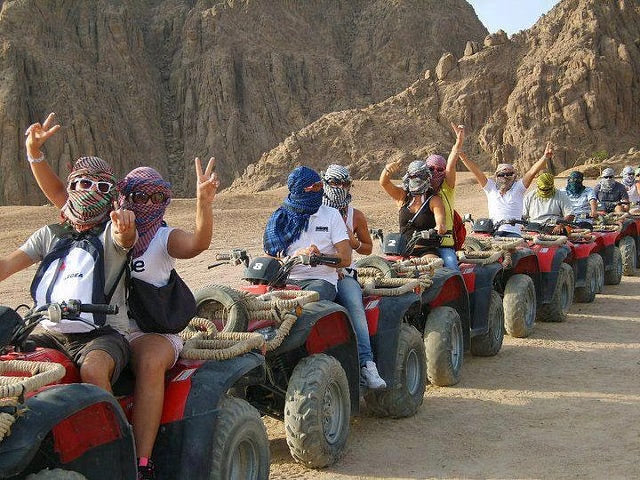 Sharm El Sheikh Quad Bike Safari med beduinmiddag og show