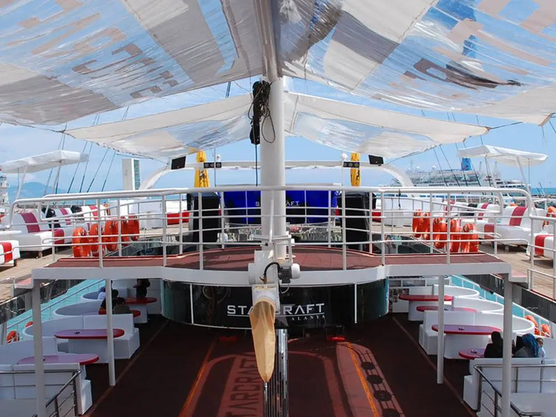 Deck of Starcraft Yacht