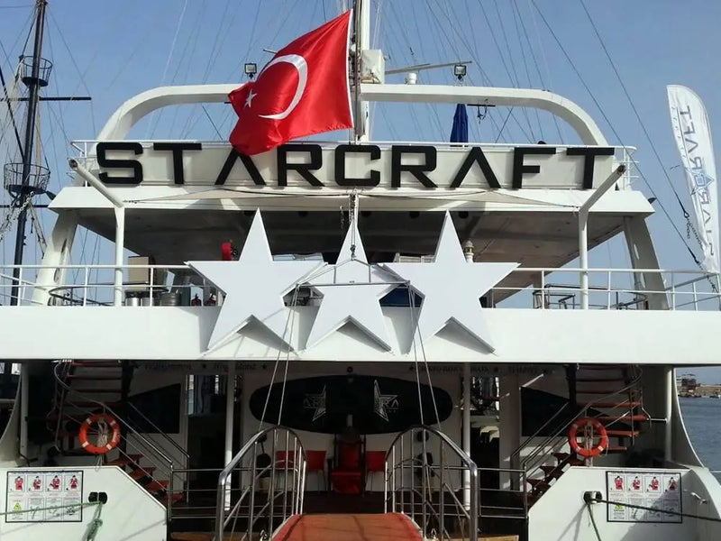 Deck of Starcraft Yacht
