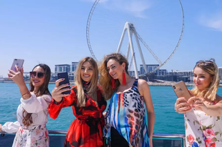 Birleşik Arap Emirlikleri'ndeki Dubai Marina yakınlarındaki Bluewaters Adası.
