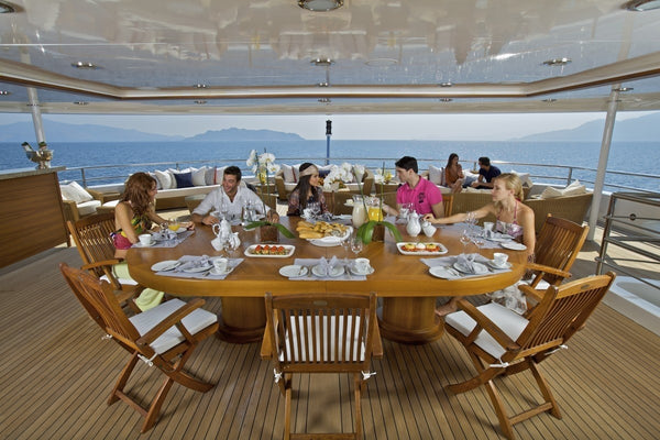 Luxury AZIMUT Yacht dinner