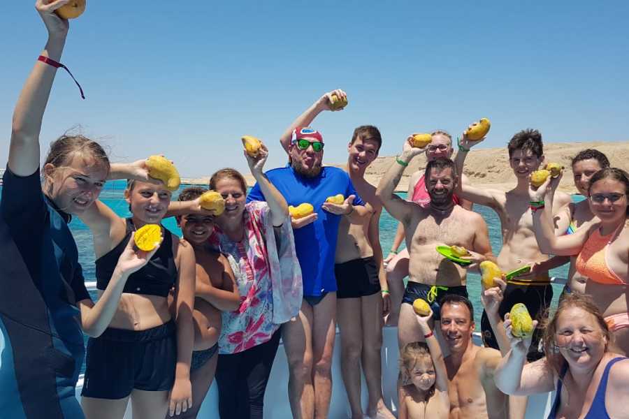 Hurghada Tekneyle Şnorkelli Dalış Turu