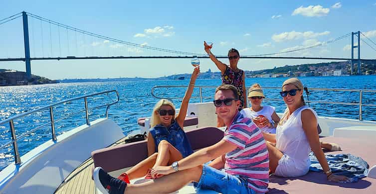Istanbul: Bosphorus & Black Sea Sightseeing Cruise