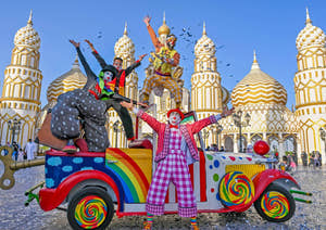 Klovne i Global Village i Dubai