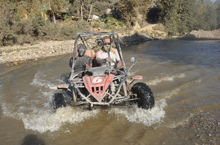 ATV kullanan erkekler